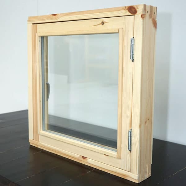 Puuvalmis mökki-ikkuna 590 x 590 mm